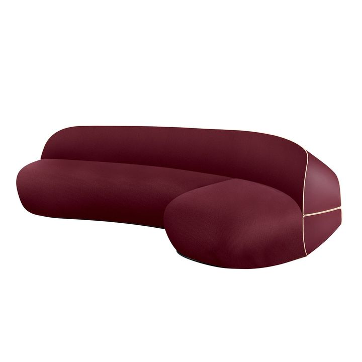 「Binda Sofa By Raw Edges」（Aubergine） ￥9,702,000／LOUIS VUITTON（ルイ・ヴィトン クライアントサービス）