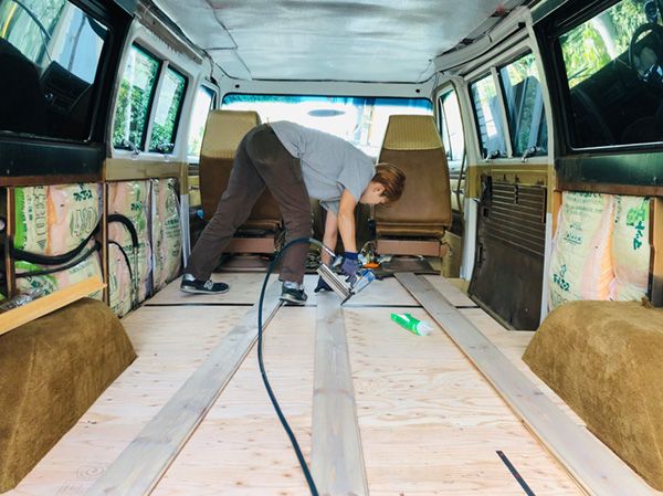 バンライフ上級者のカスタマイズが神すぎる！快適な車中泊を過ごすためのテクニックを紹介