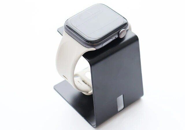 ダイソー 腕時計スタンド（ブラック）