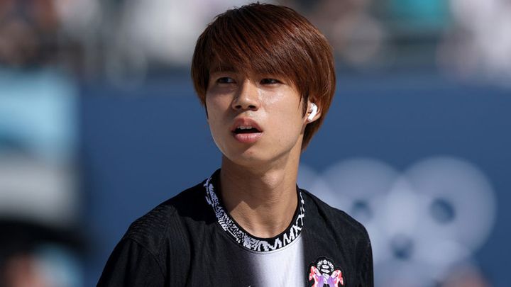 サッカー聖地に「五輪連覇」の堀米雄斗が降臨！遠藤航が『2番』を手渡したワケ