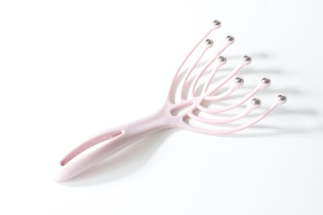 セリア ひんやりリフレッシュローラー頭皮用