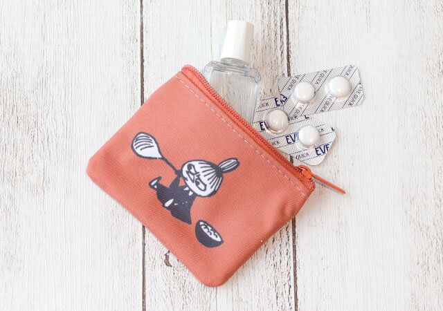 宝島社リンネル12月号のムーミンのフラットポーチ付録11