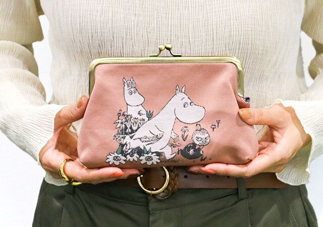 宝島社リンネル12月号増刊のムーミンのガマ口ポーチ1