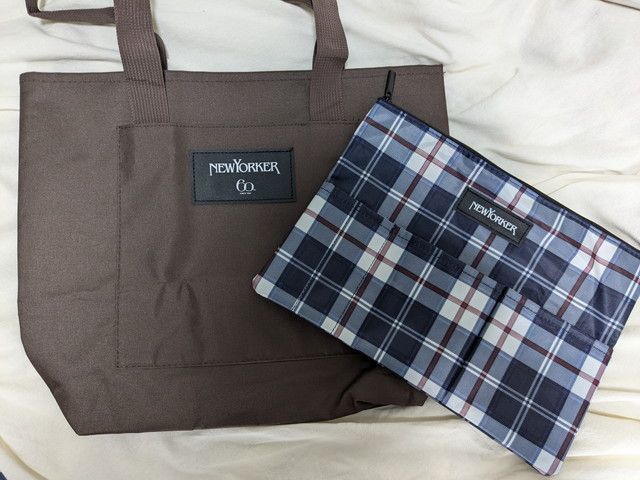 「ニューヨーカー」とコラボした、トートバッグとバッグインポーチの2点セット