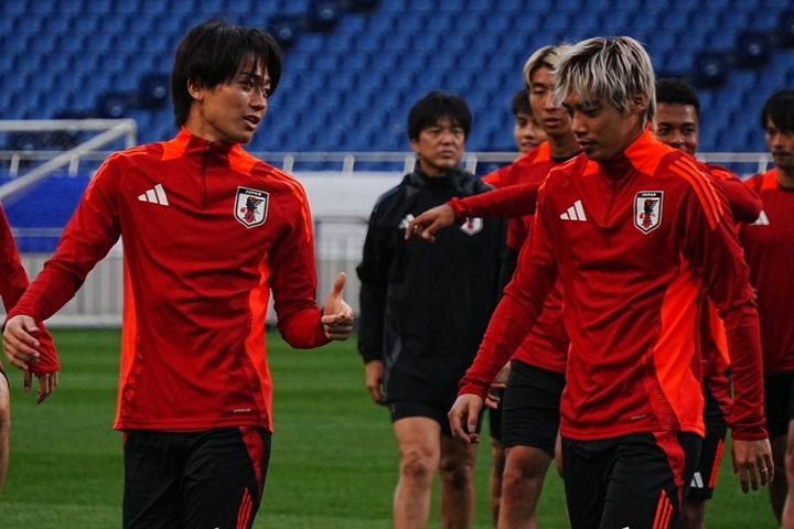 日本代表のイナズマ、FW伊東純也！Qoly編集部が代表練習取材で撮影したスピードスターの写真を公開