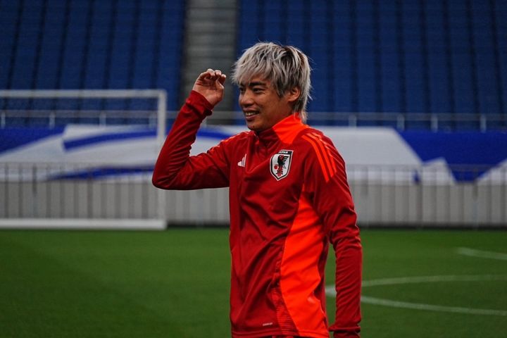 日本代表のイナズマ、FW伊東純也！Qoly編集部が代表練習取材で撮影したスピードスターの写真を公開