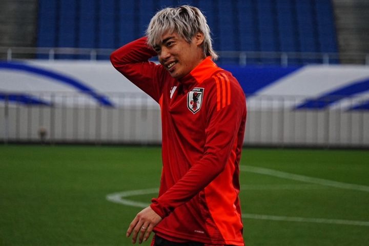 日本代表のイナズマ、FW伊東純也！Qoly編集部が代表練習取材で撮影したスピードスターの写真を公開