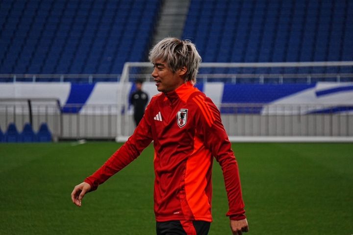 日本代表のイナズマ、FW伊東純也！Qoly編集部が代表練習取材で撮影したスピードスターの写真を公開