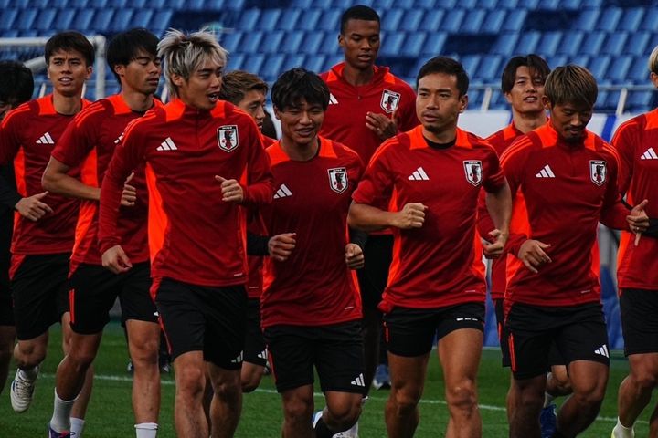 日本代表のイナズマ、FW伊東純也！Qoly編集部が代表練習取材で撮影したスピードスターの写真を公開