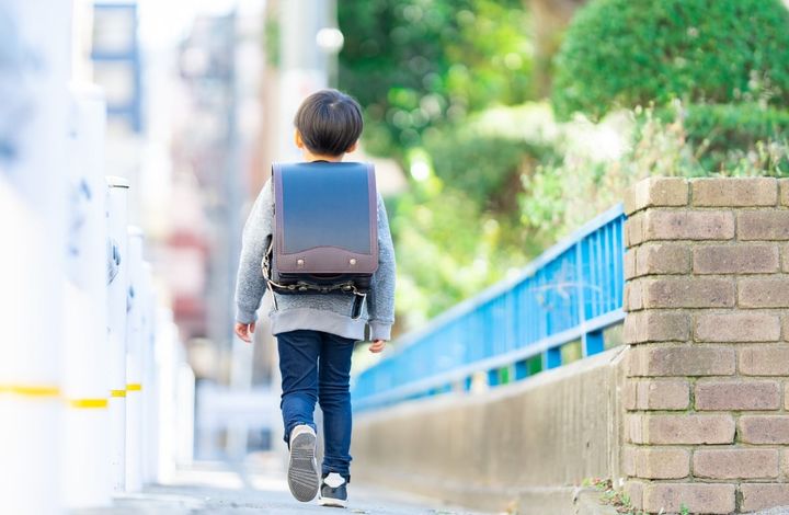 発達が気になるわが子、もし通常学級に通ったら…？（画像はイメージ）