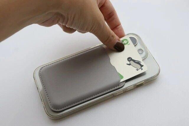 ダイソー 合皮製マグネット吸着式スマホ用カードホルダー