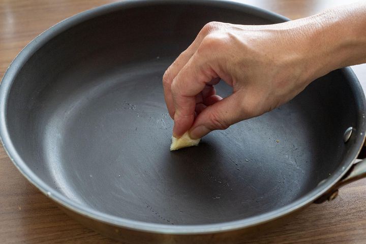 じゃがいもを並べる