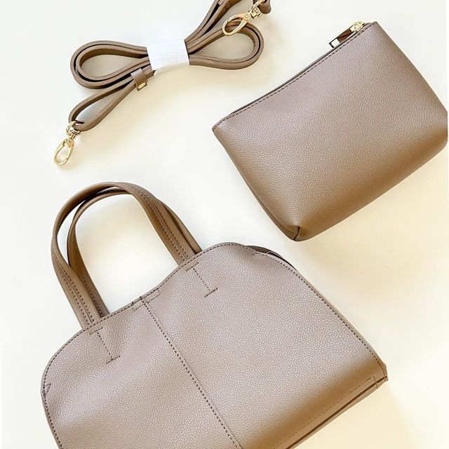 しまむら「合皮ポーチ付き2WAYバッグ」