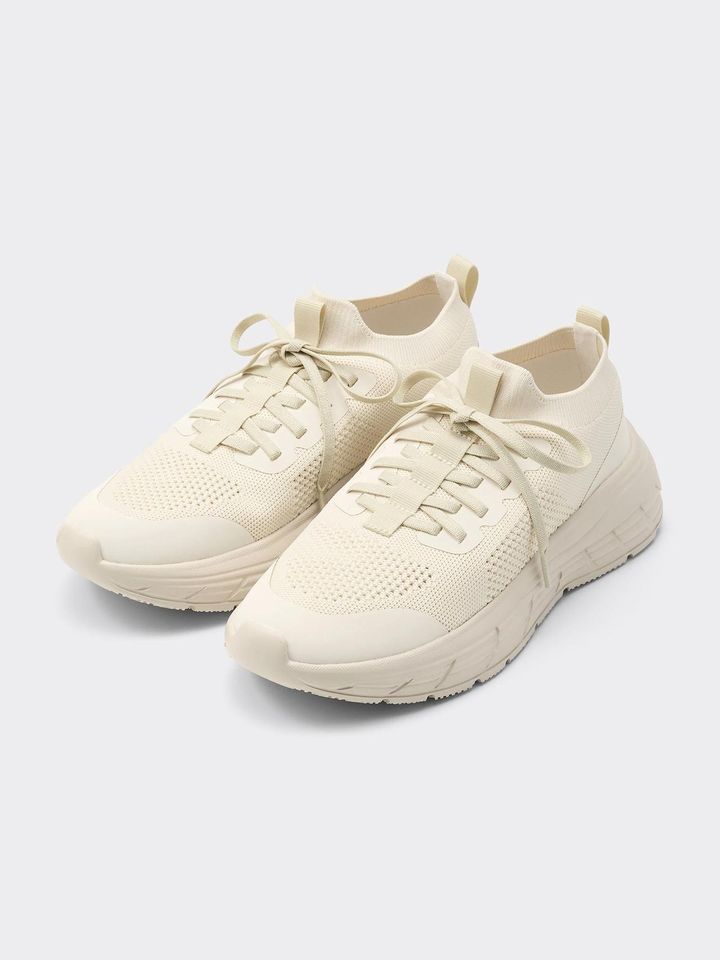 画像1: 出典：GU