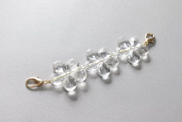 ダイソーのスマートフォン ハンドチェーン3