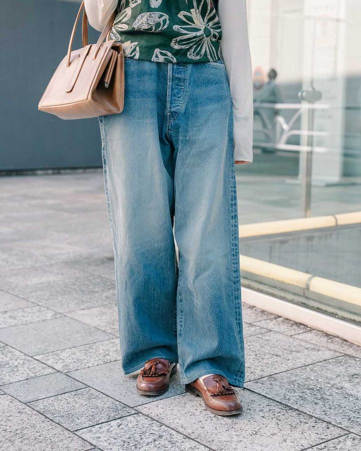 センス溢れる“秋デニム”スタイル5選。ゆったりシルエットやレイヤード活用が今っぽい【TOKYO SNAP】