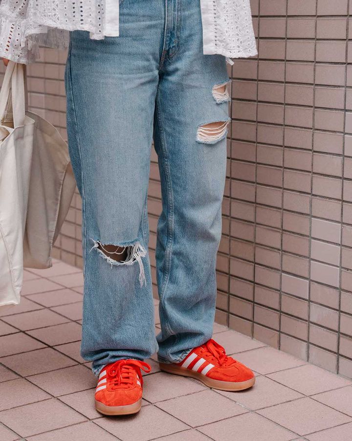 センス溢れる“秋デニム”スタイル5選。ゆったりシルエットやレイヤード活用が今っぽい【TOKYO SNAP】