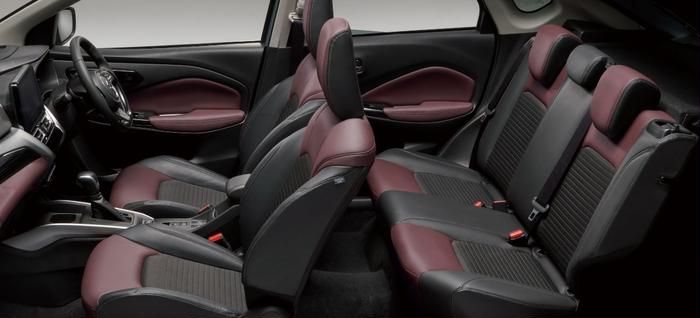 フロンクスの内装