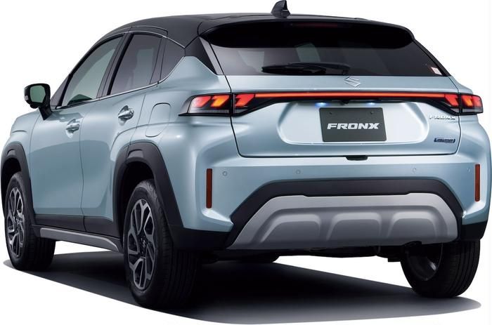 スプレンディッドシルバーパールメタリック ブラック2トーンルーフ