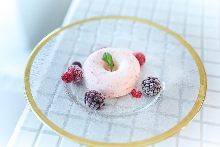 「昭和にバズってた苺ババロア」580円