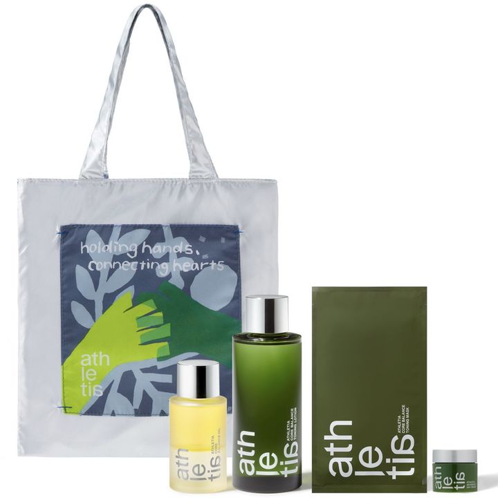 スキンケア ホリデーキット 2024 ￥12,100（10月25日より限定発売） ※セット内容／コアバランス オイル 50ml、コアバランス トーニングローション 150ml、コアバランス トーニングマスク 22ml×1枚、アドバンスド デイクリーム 4g、シルバートートバッグ