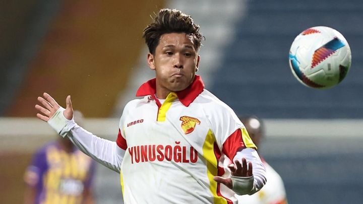 日本期待の21歳、海外で無念の交代…「若手はミスをすることもある」と監督が説明