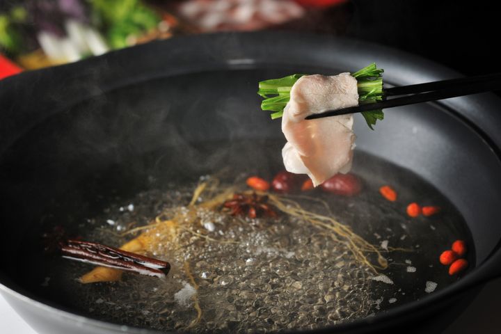 2日目夕食「スパイス香る、琉球しゃぶしゃぶ」