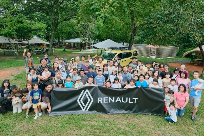 カングーキャンプ参加者の集合写真