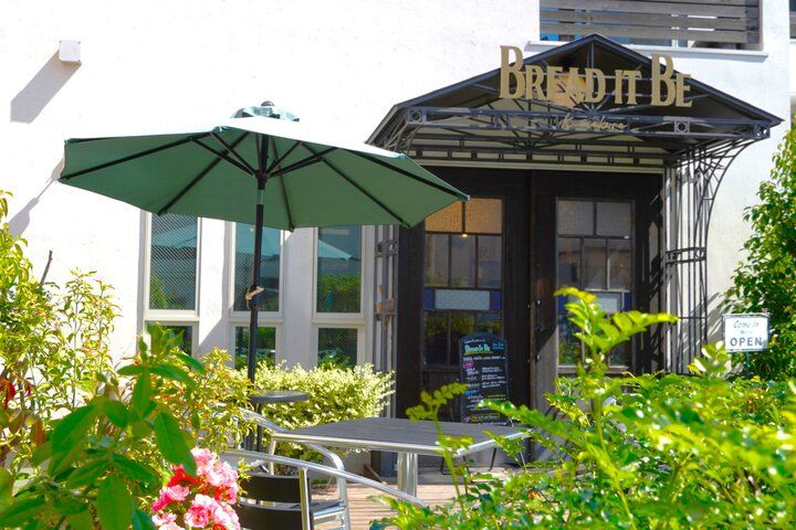 石臼で挽く小麦の香りと旨味が魅力♪鎌倉の路地沿いにたたずむベーカリー「BREAD IT BE」