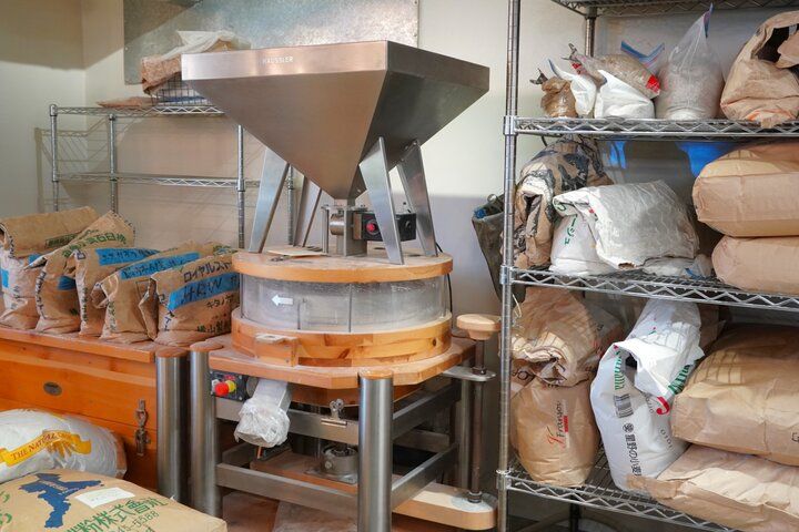 石臼で挽く小麦の香りと旨味が魅力♪鎌倉の路地沿いにたたずむベーカリー「BREAD IT BE」