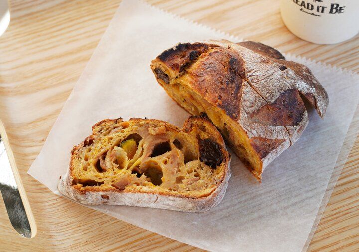 石臼で挽く小麦の香りと旨味が魅力♪鎌倉の路地沿いにたたずむベーカリー「BREAD IT BE」