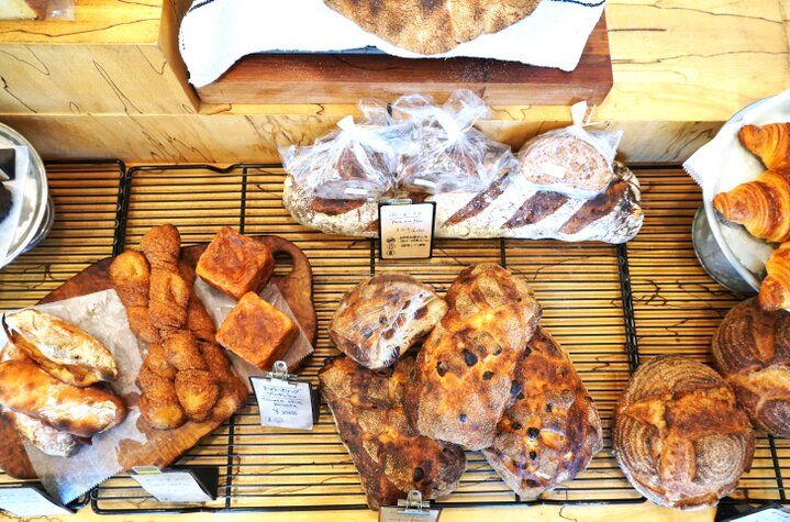 石臼で挽く小麦の香りと旨味が魅力♪鎌倉の路地沿いにたたずむベーカリー「BREAD IT BE」