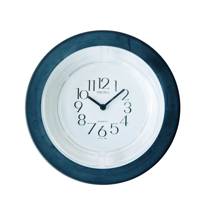 灰皿もしくは時計