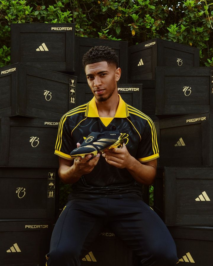 adidasと契約する世界的スター、かっこいいシグネチャースパイクの着用を開始！大正義の「ブラック×ゴールド」