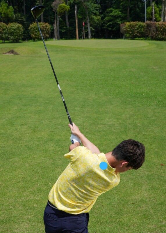 スイングの軸ブレを防ぐには？絶対に“首の付け根”を動かさない