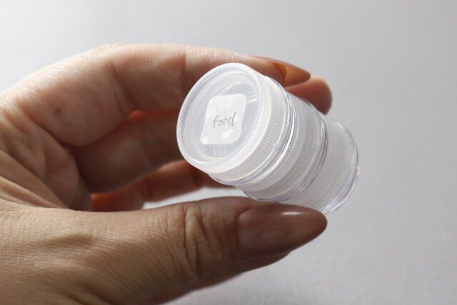 セリア 連結できるクリームケース 3ml 3個 使用例 連結