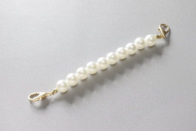 ダイソー スマートフォン ハンドチェーン