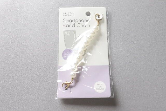 ダイソー スマートフォン ハンドチェーン パッケージ