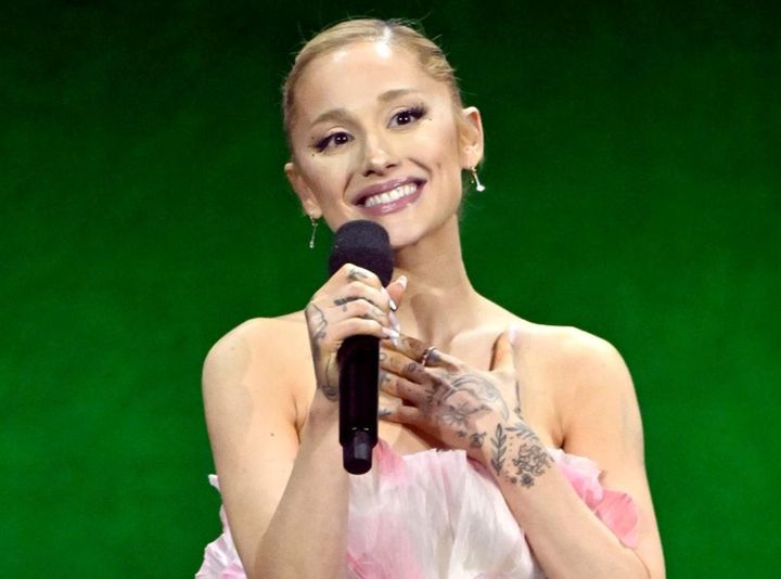 画像: カサンドラ・ピーターソンがアリアナ・グランデの過去の行為を告白