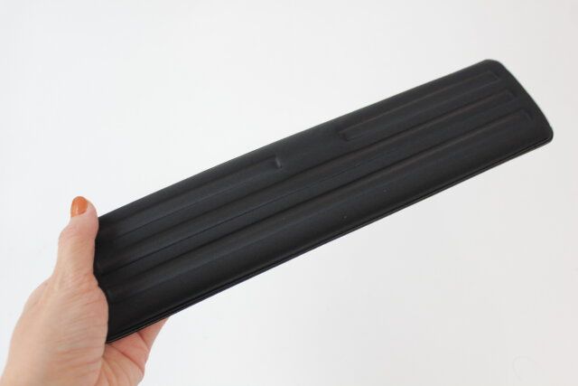 ダイソー 低反発リストレスト 軽い