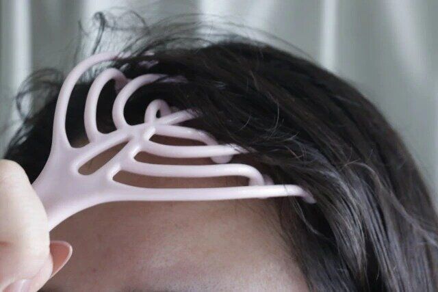 セリア ひんやりリフレッシュローラー頭皮用