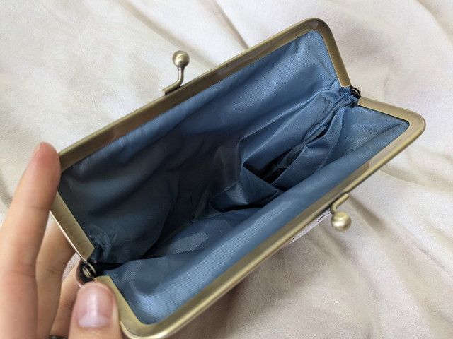 ムーミンがま口ポーチの中