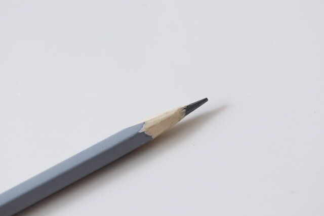 セリアのモノトーンカラー鉛筆5