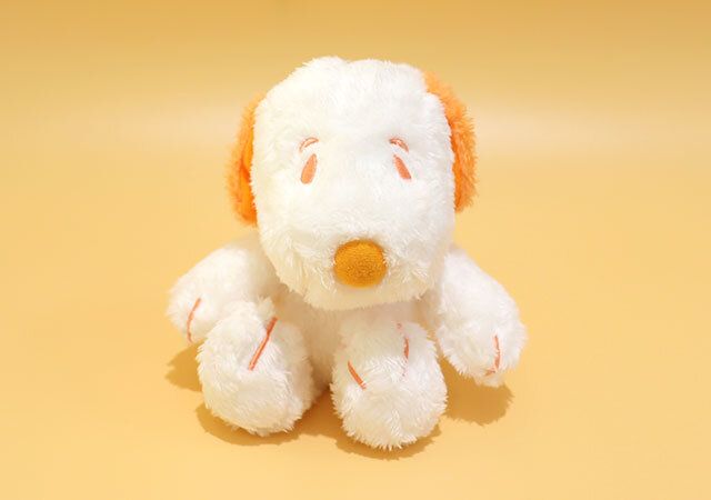 白とオレンジのスヌーピーぬいぐるみポーチ正面