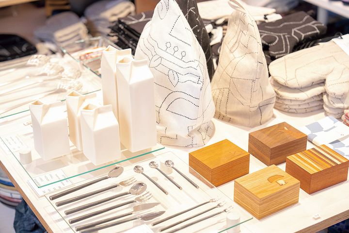 《イッタラ》や《アラビア》グッズがたくさんほしい！フィンランドのテーブルウェアのお店4選