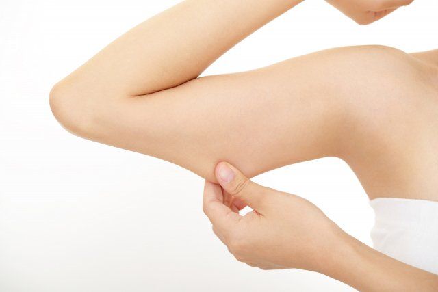 二の腕が太る原因は？