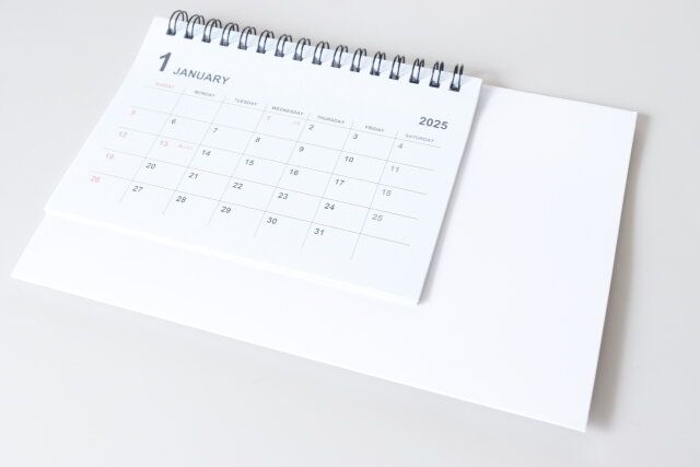 ダイソーのプチプラ卓上リングカレンダー（ホワイトボードメモ）