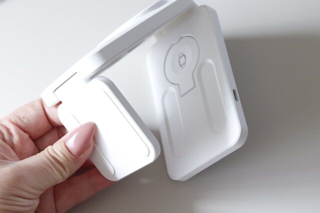 スリーコインズ 3in1ワイヤレスチャージャー 展開