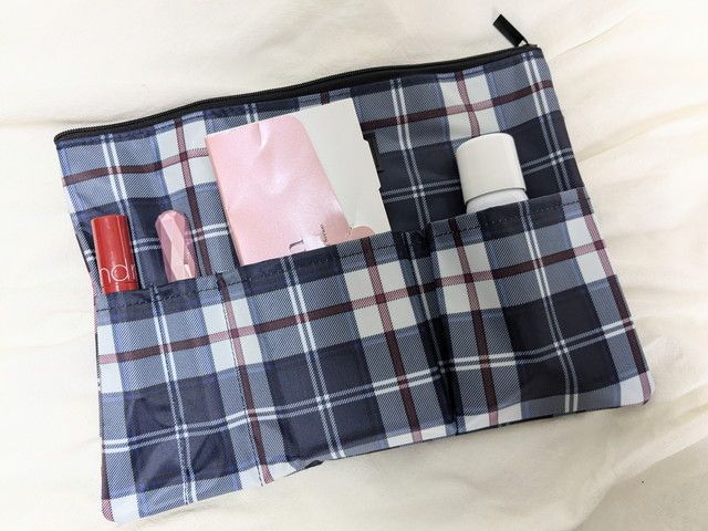 「ニューヨーカー」とコラボした、トートバッグとバッグインポーチの2点セット