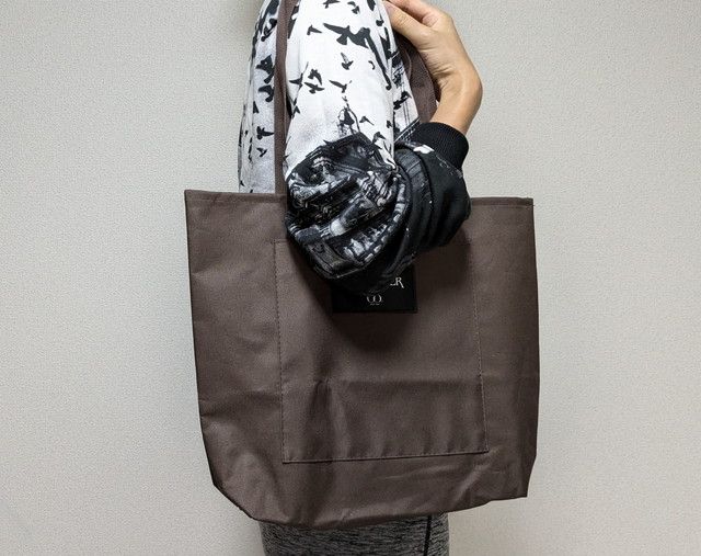 「ニューヨーカー」とコラボした、トートバッグとバッグインポーチの2点セット